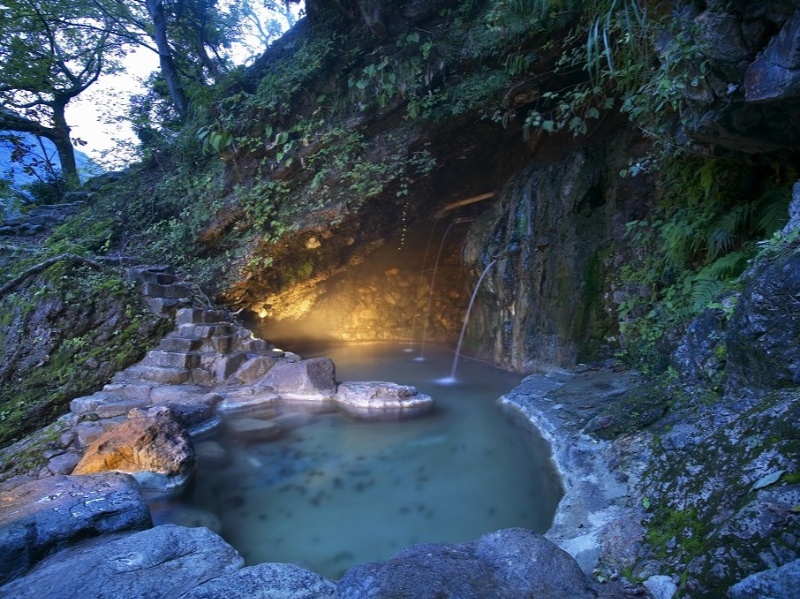 小川温泉元湯 ホテルおがわ　天然洞窟露天風呂（イメージ）