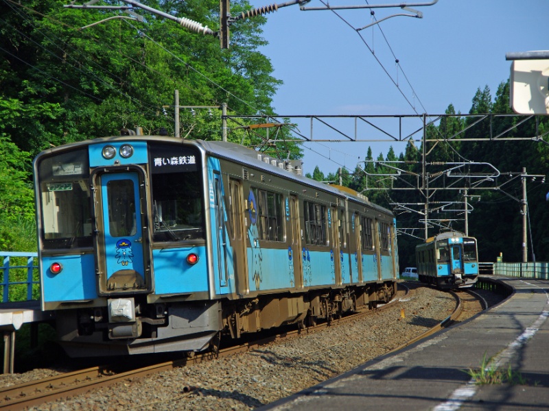 青い森鉄道　列車（夏イメージ）