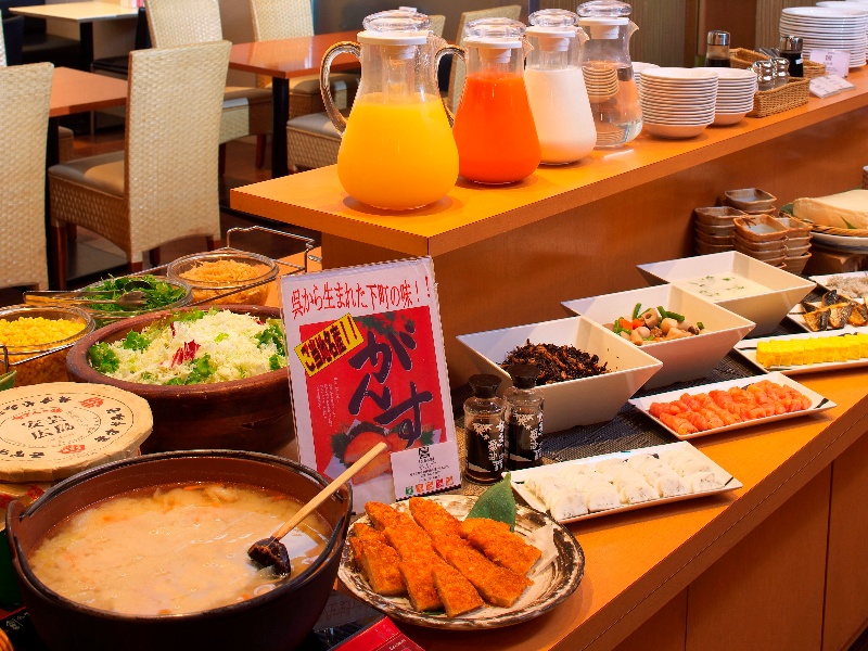 和洋ビュッフェスタイルの朝食