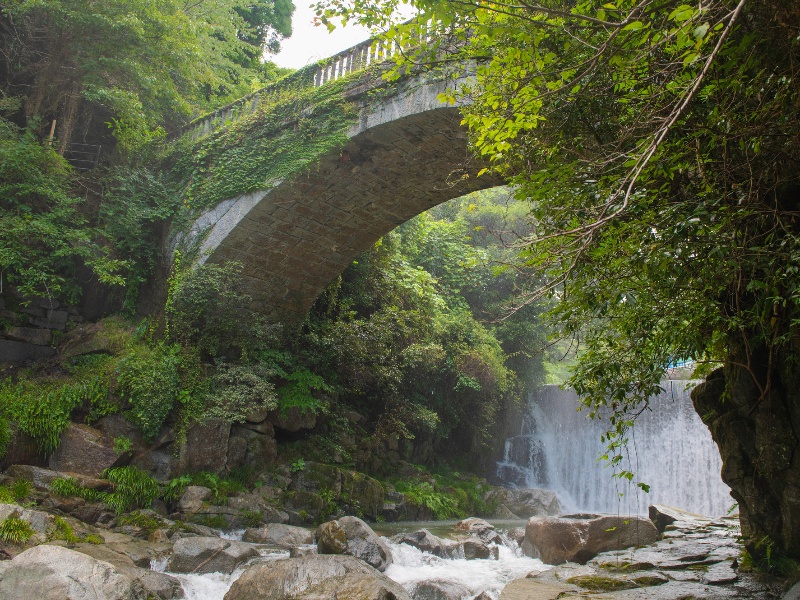 脊振（せふり）眼鏡橋