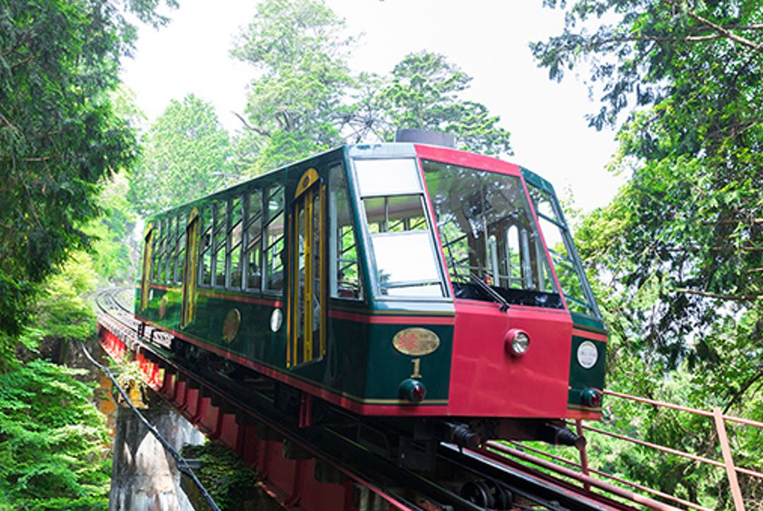 ともだちに自慢したくなる！叡山電車車両工場・坂本ケーブルバックヤード見学と京都鉄道博物館をめぐるのりものツアー
