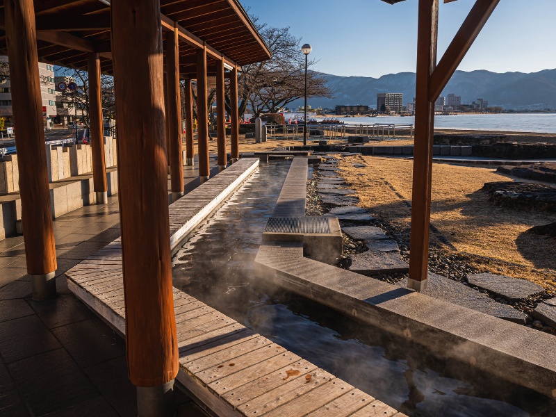 湖畔公園足湯