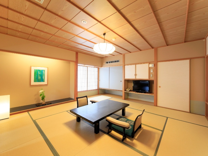 緑翠亭　景水　薫風の館”茜”　客室一例