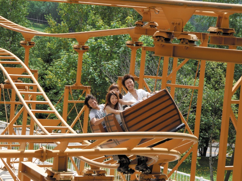 夏休み満喫☆ルスツリゾート遊園地券付きプラン｜ビッグホリデー