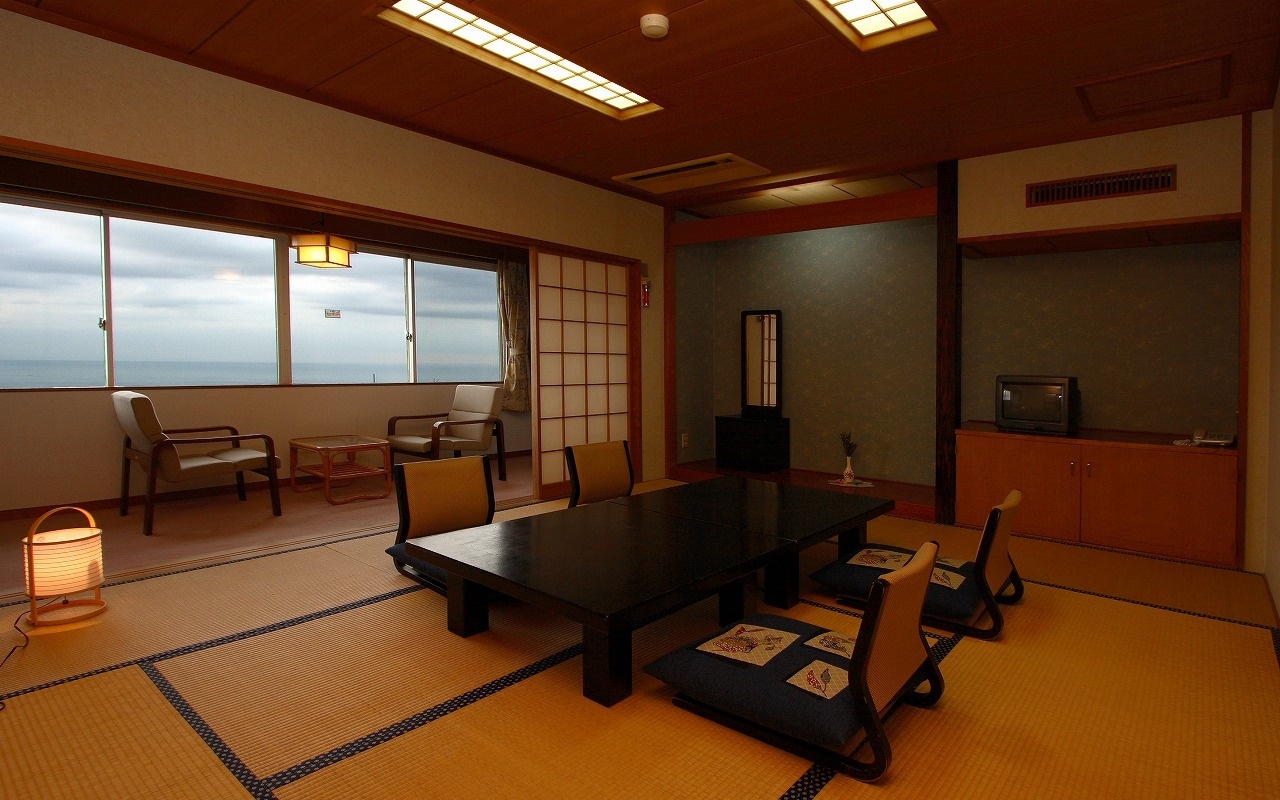 大島温泉ホテル　10畳和室（一例） width=