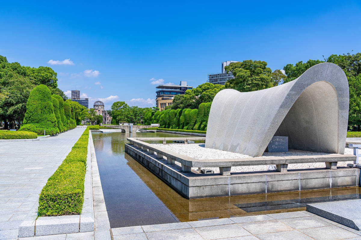 広島平和記念と慰霊碑