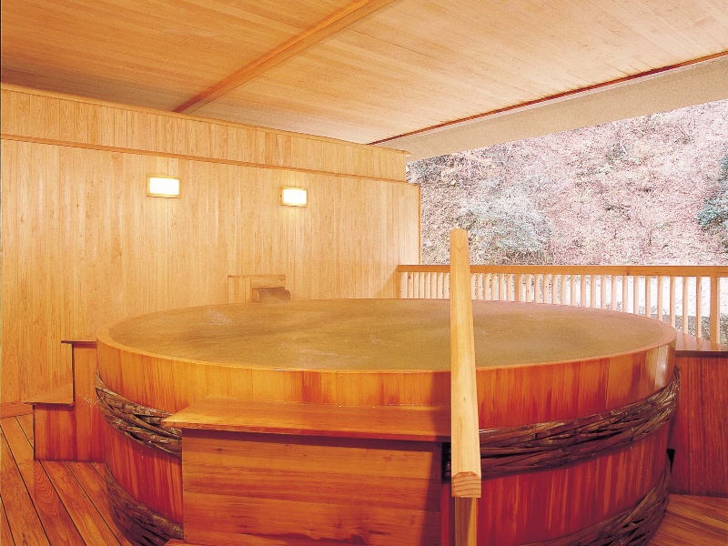 小川温泉元湯 ホテルおがわ　檜桶露天風呂（イメージ）