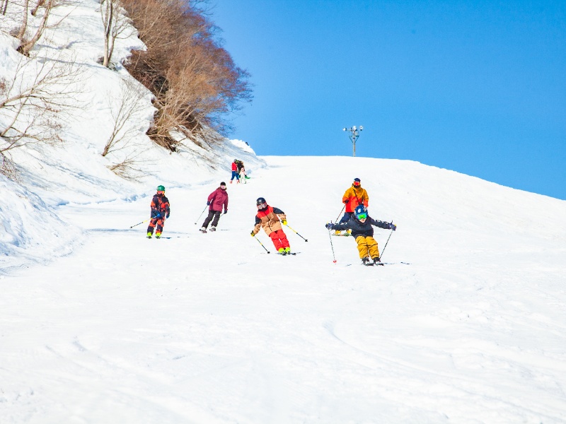 湯沢中里スノーリゾート｜スキーツアー・スノボーツアーなら